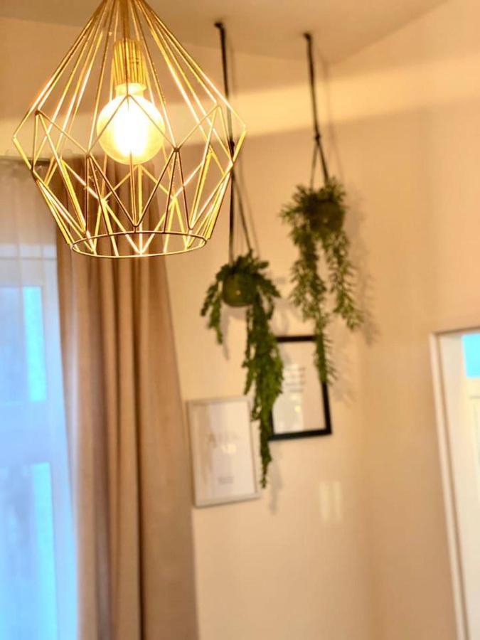 Amazonian Jungle Apartment In Wien Exteriör bild