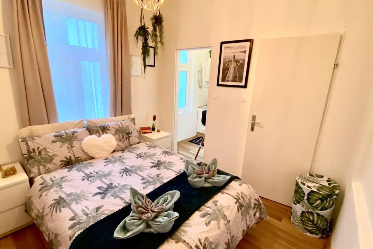 Amazonian Jungle Apartment In Wien Exteriör bild